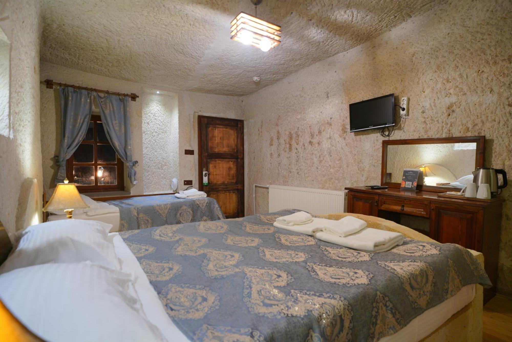 Hotel Asteria Cave