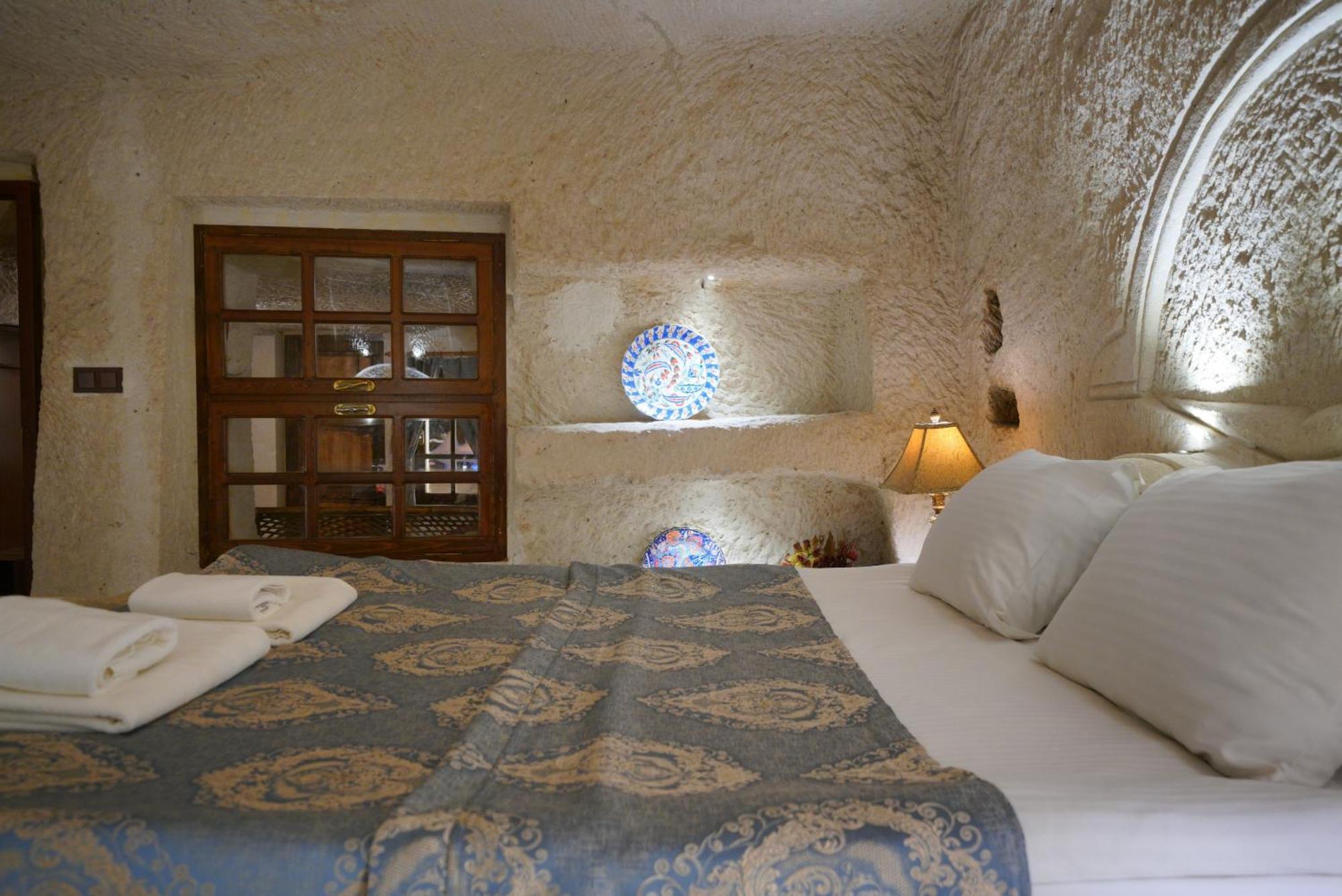 Hotel Asteria Cave