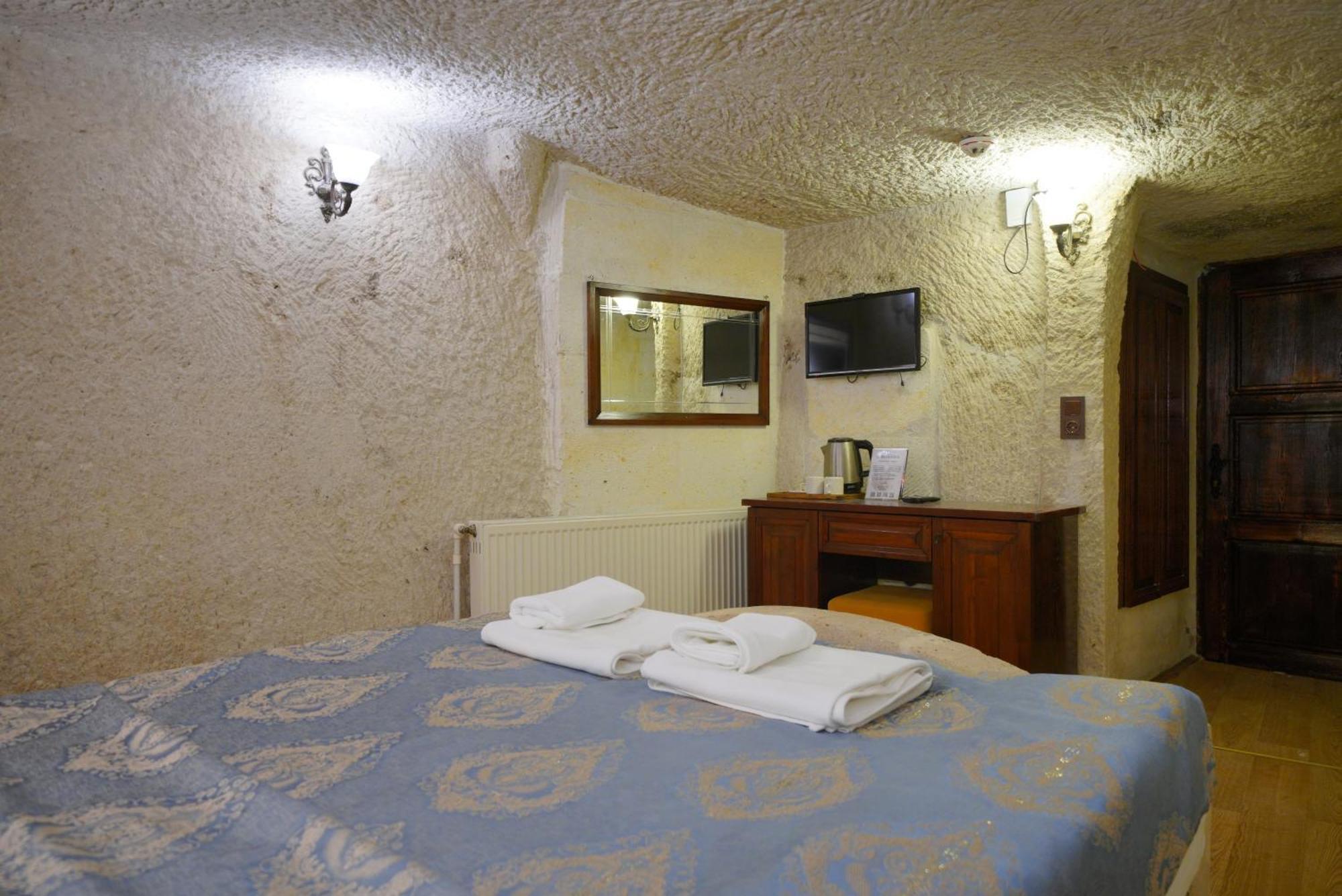 Hotel Asteria Cave